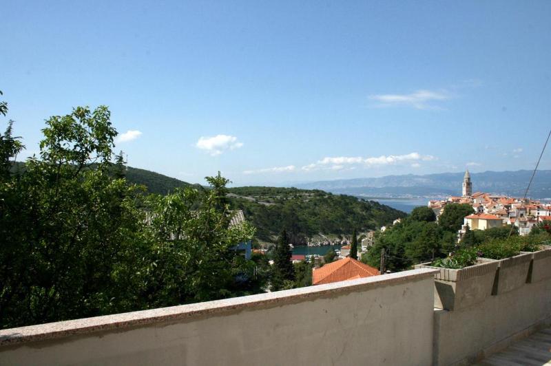 Two-Bedroom Apartment with Terrace and Sea View image 1