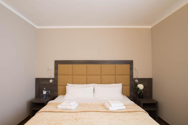 Double Room image 4
