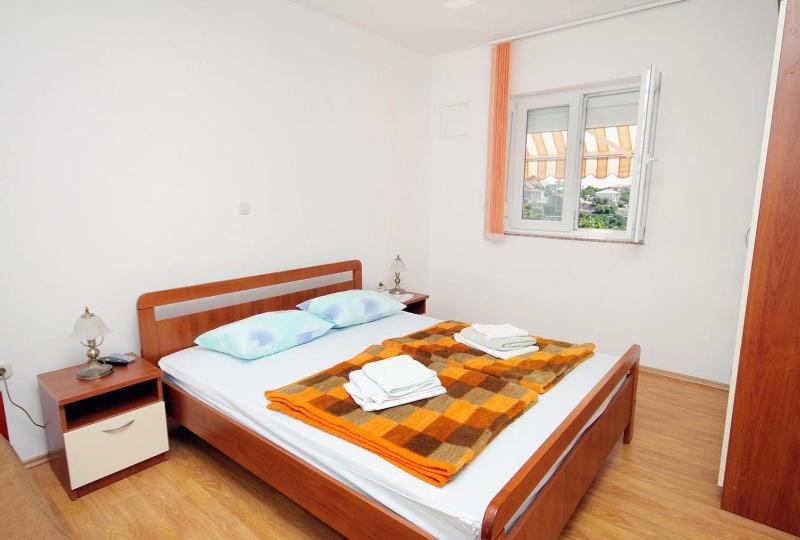 One-Bedroom Apartment with Balcony and Sea View image 2