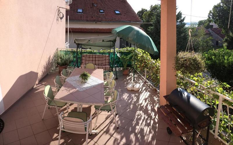 Two-Bedroom Apartment with Terrace and Sea View image 2