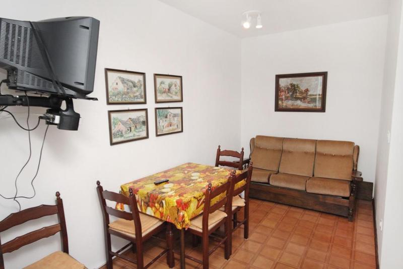 Two-Bedroom Apartment with Balcony and Sea View image 1