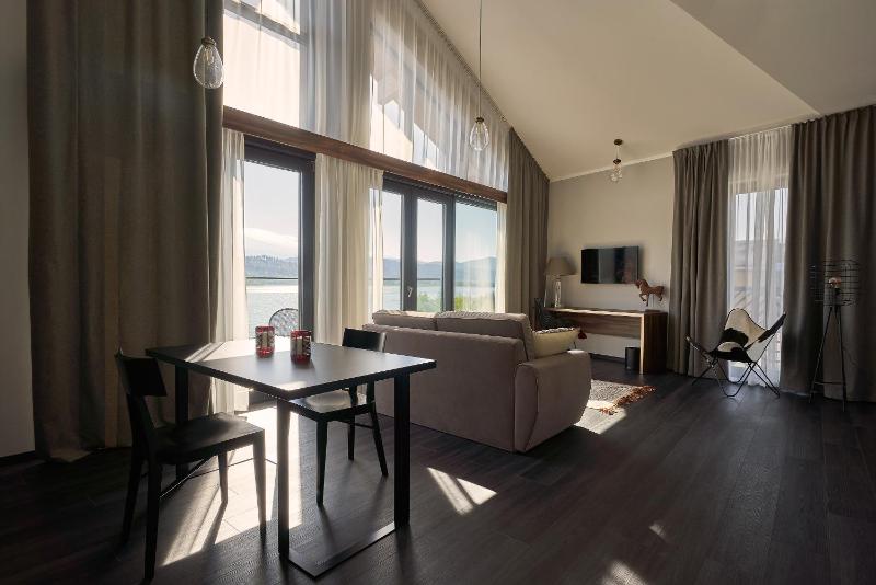 Master Suite Plus with a view on the lake and mountains image 1