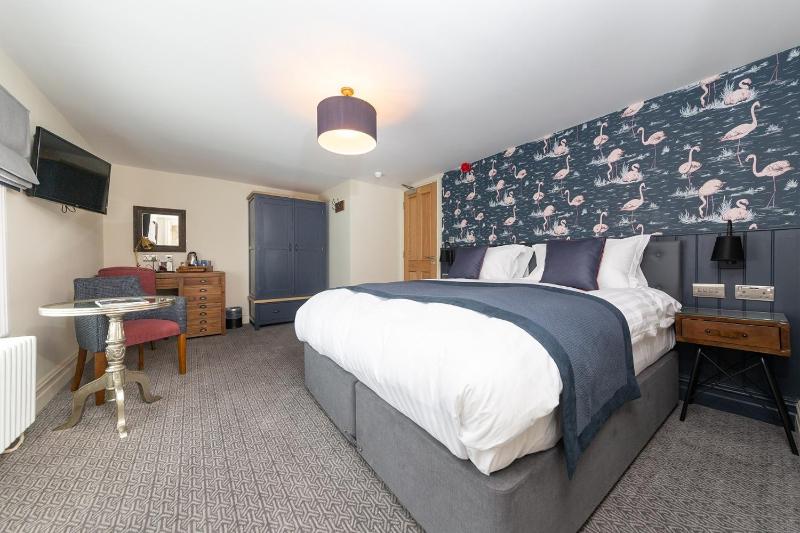 Deluxe King Room image 4