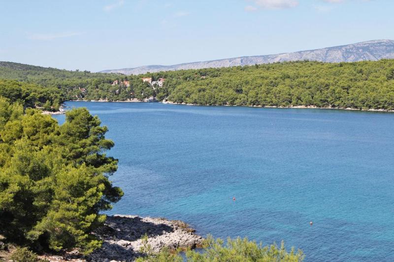 One-Bedroom Apartment with Terrace and Sea View image 1