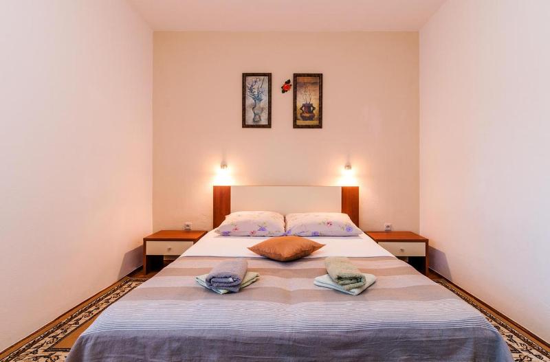 Three-Bedroom Apartment with Balcony image 2