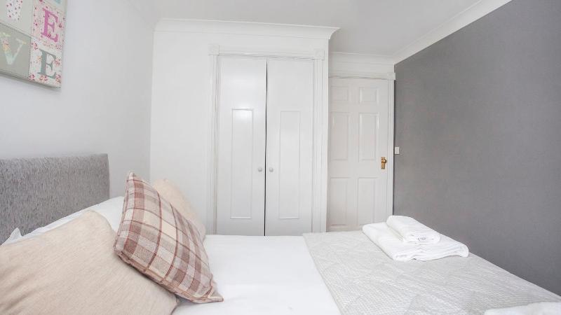 Apartment image 3