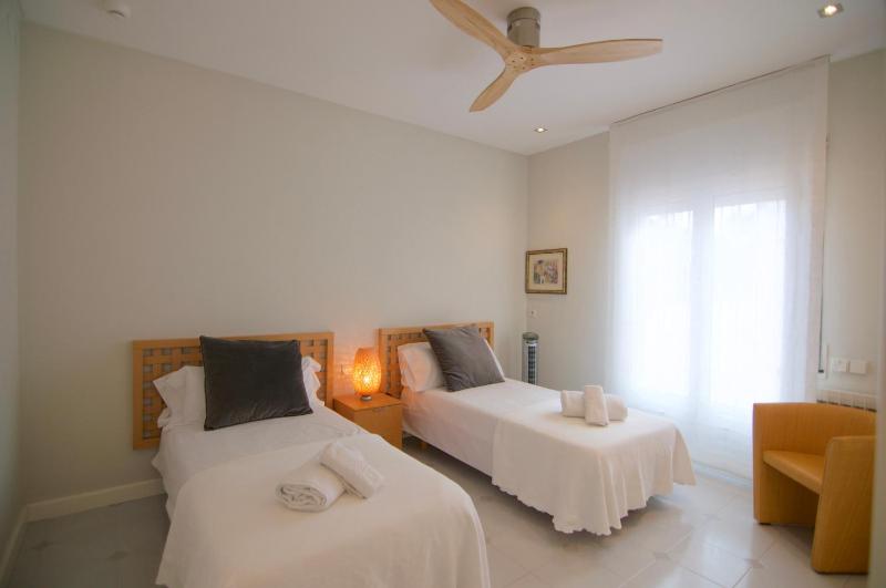 Luxury Beach House - image 7