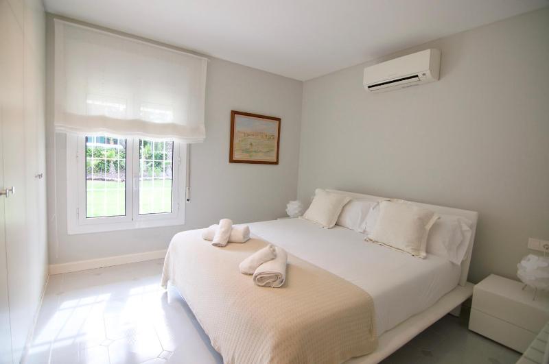 Luxury Beach House - image 16