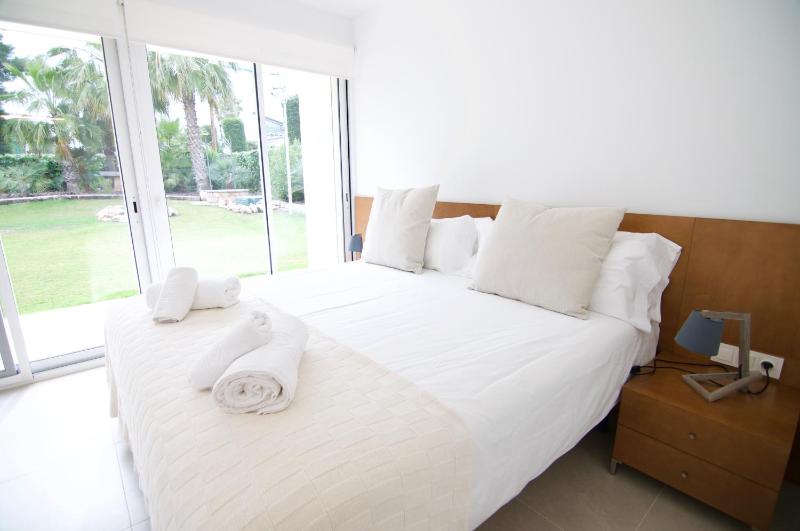 Luxury Beach House - image 33