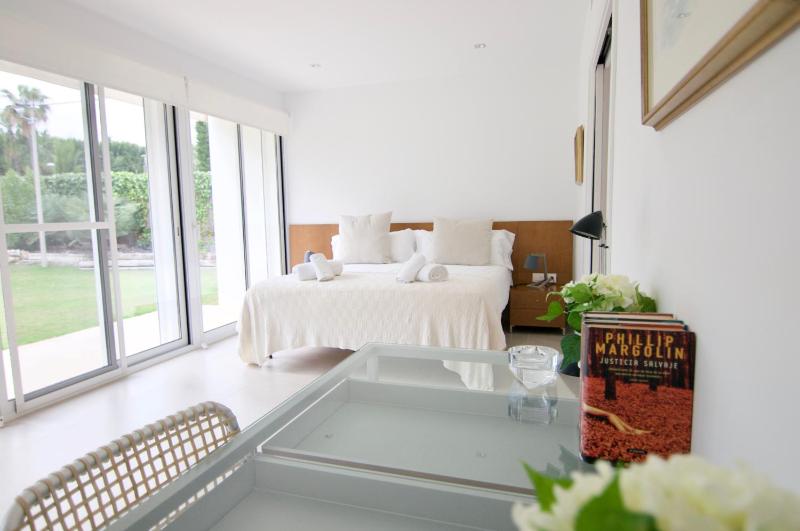 Luxury Beach House - image 34
