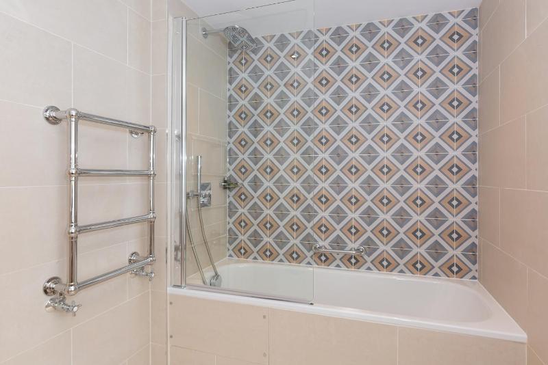 Deluxe Double Room image 2