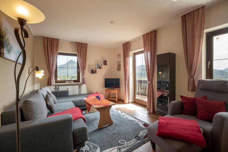One-Bedroom Apartment image 2