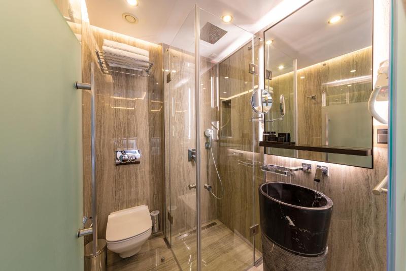 Standard Double Room image 2