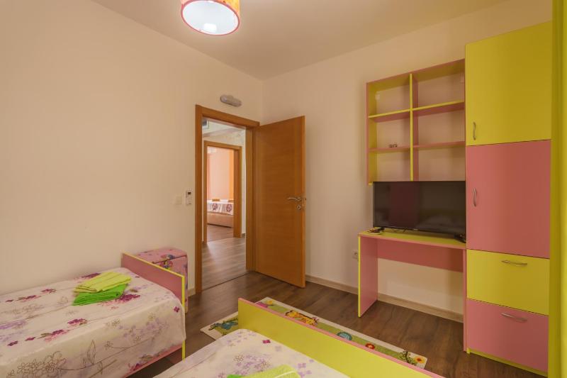 Villa with Sea View image 3
