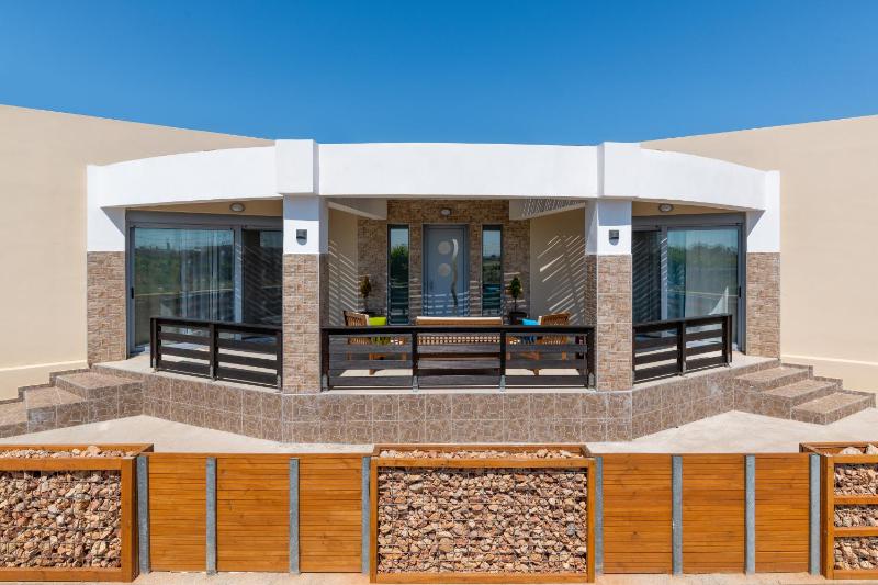 Three-Bedroom Villa image 2