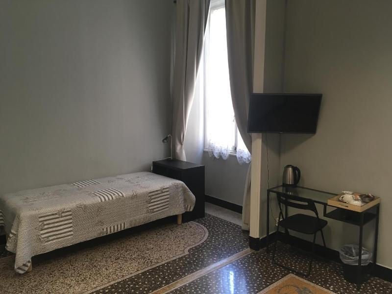 Check-Inn Rooms Genova Centro - image 9