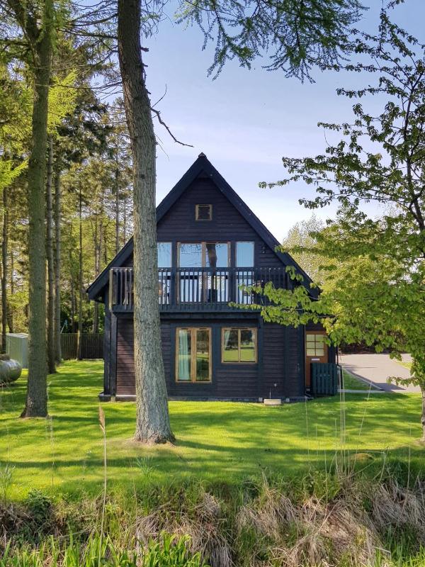 Three-Bedroom Lodge - Glen Lee image 1