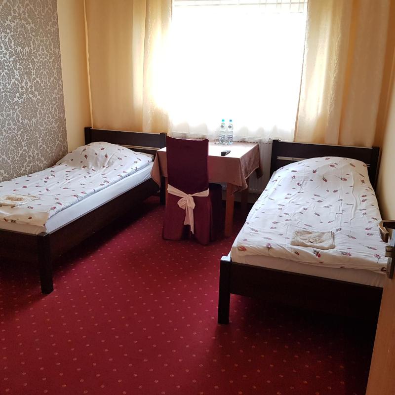 Double Room image 4