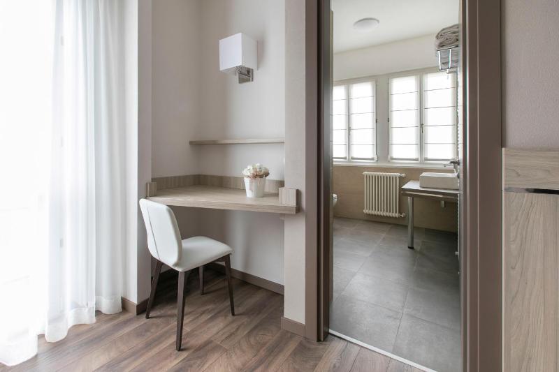Double or Twin Room image 4