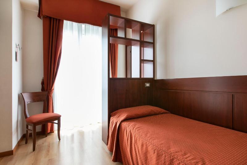 Triple Room image 4