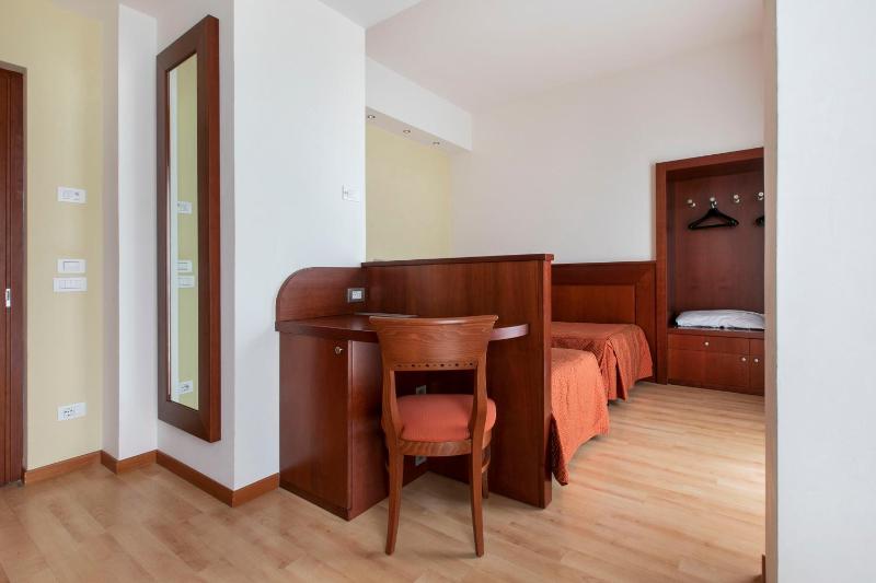 Triple Room image 2