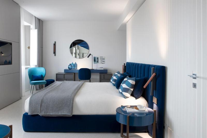 Suite with Balcony image 1