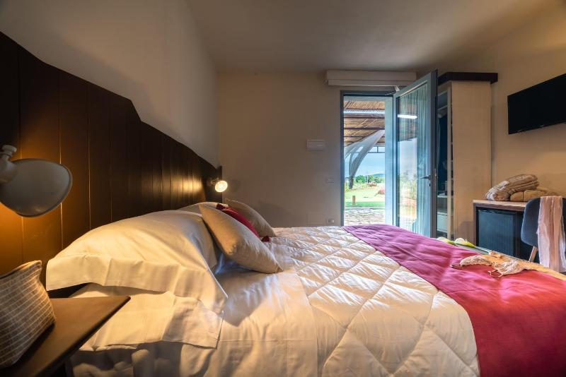Double Room image 2