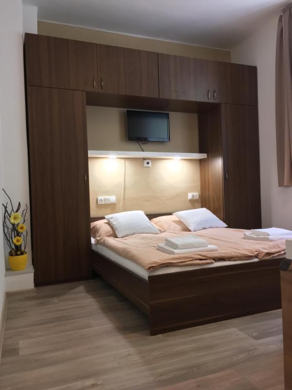 Double Room with Private Bathroom image 2