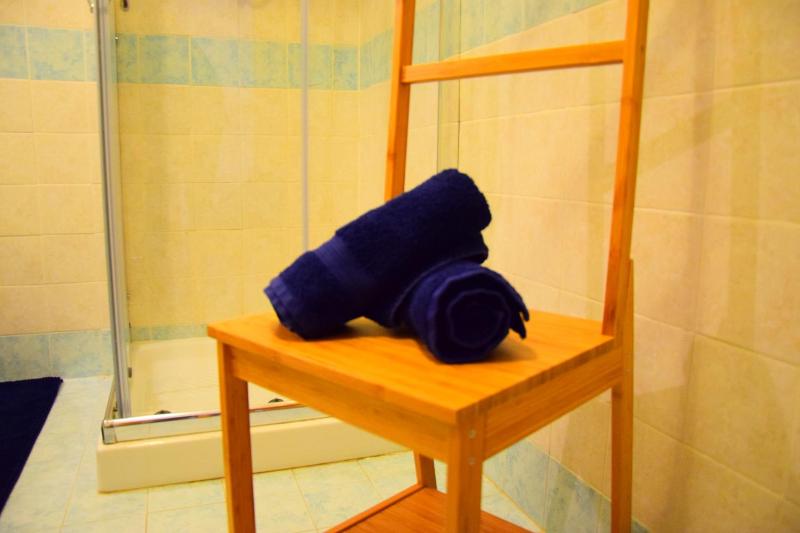 Studio with Balcony image 3