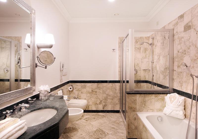 Junior Suite image 2