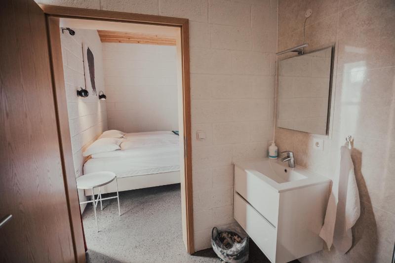 Deluxe Double Room with Shower image 3