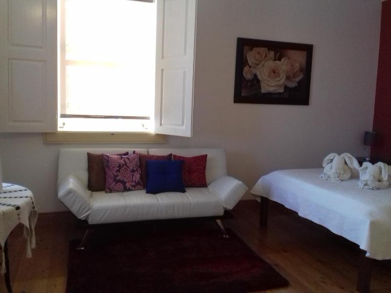 Economy Double Room image 3