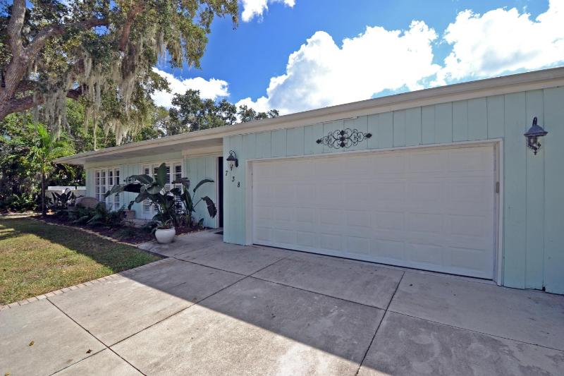 Central - Edgemere 738 - image 2