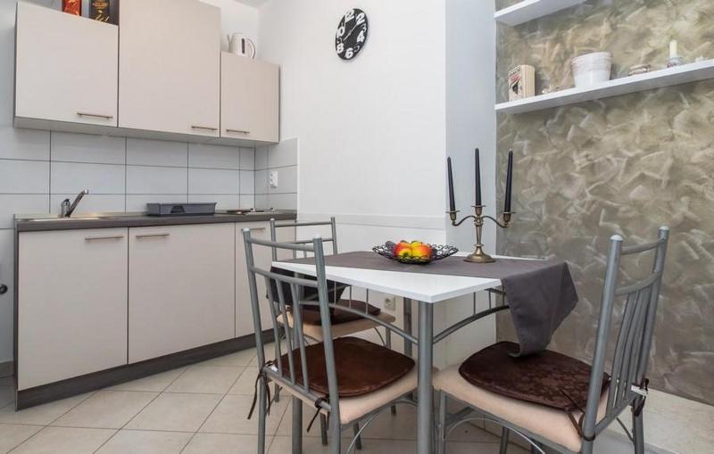 One-Bedroom Apartment with Terrace image 3