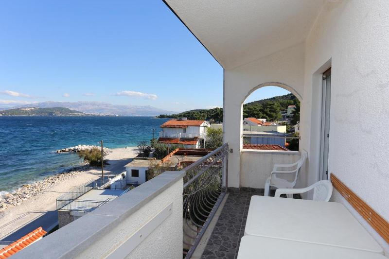 Two-Bedroom Apartment with Balcony and Sea View image 2