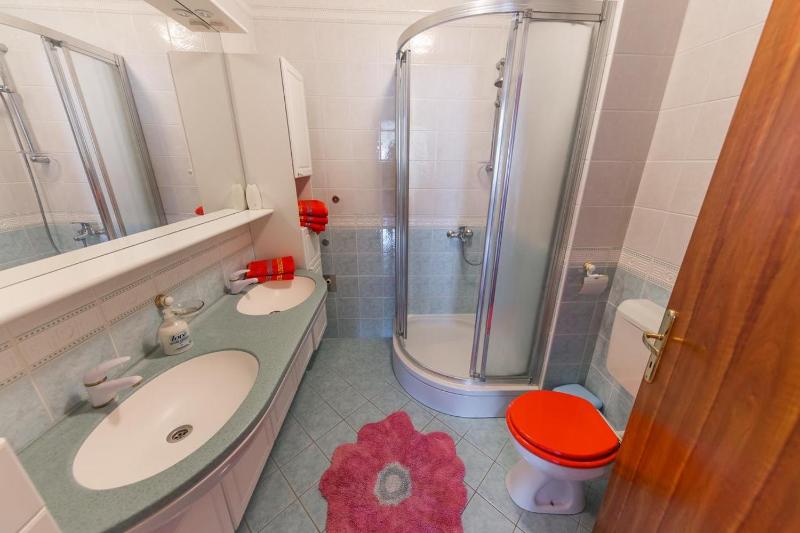 Two-Bedroom Apartment with Terrace and Sea View image 3