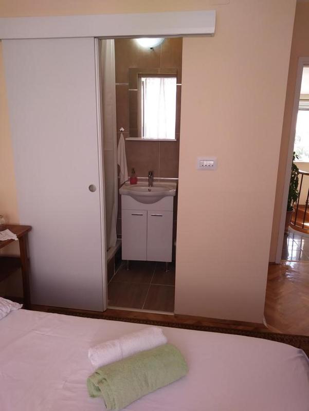 Double Room image 1