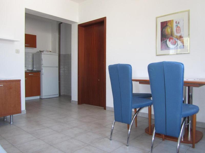 One-Bedroom Apartment with Balcony and Sea View image 3