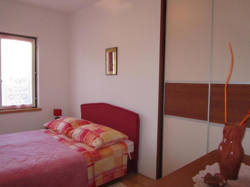 One-Bedroom Apartment with Balcony and Sea View image 2