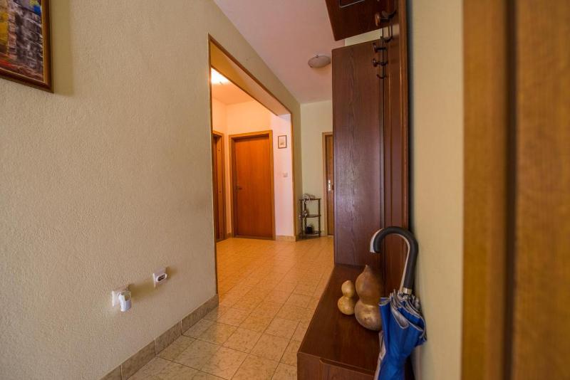 Three-Bedroom Apartment with Balcony and Sea View image 2
