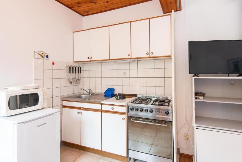 Studio with Balcony and Sea View image 2