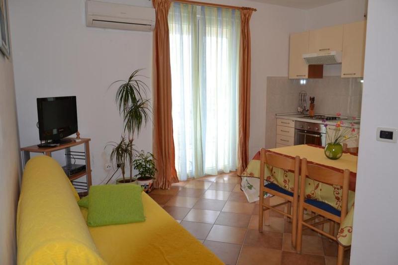 One-Bedroom Apartment with Balcony image 3
