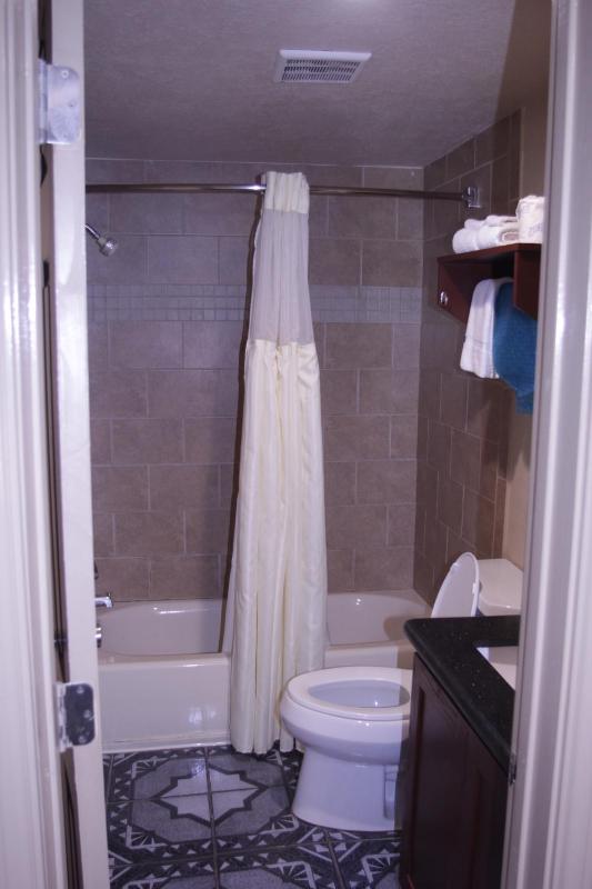 King Room - Non-Smoking image 4
