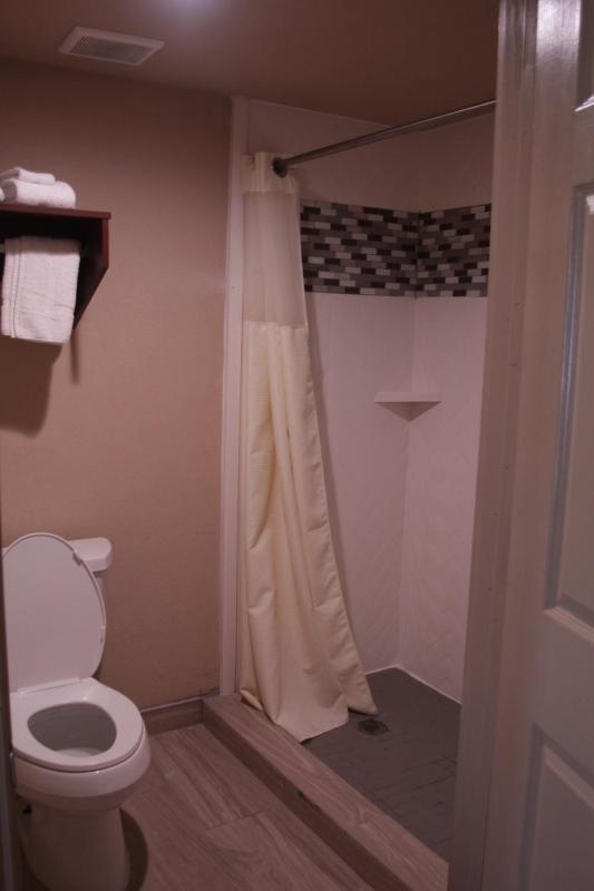 King Room - Non-Smoking image 2
