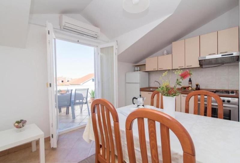 Two-Bedroom Apartment with Terrace and Sea View image 1