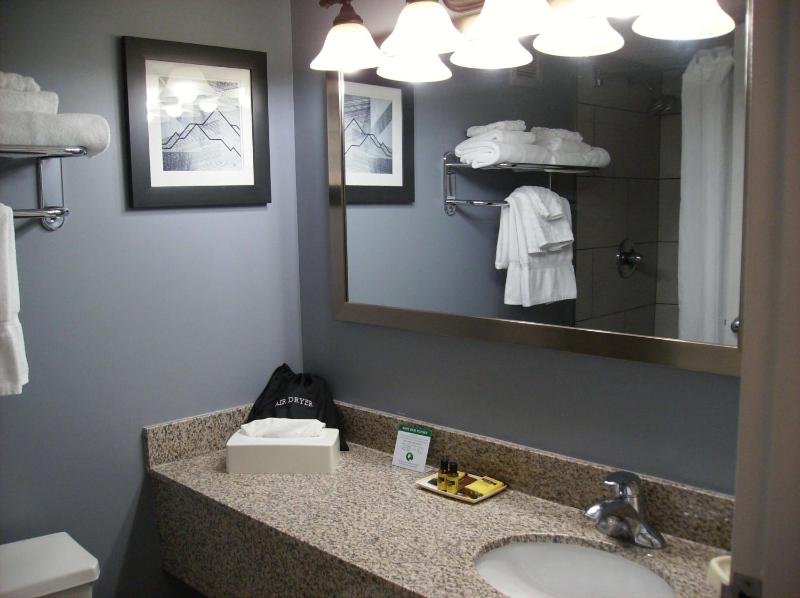King Room - Non-Smoking image 2
