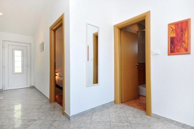 One-Bedroom Apartment with Terrace and Sea View image 3