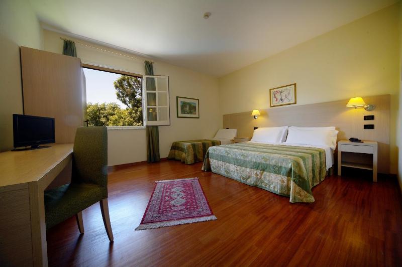 Budget Double or Twin Room image 2