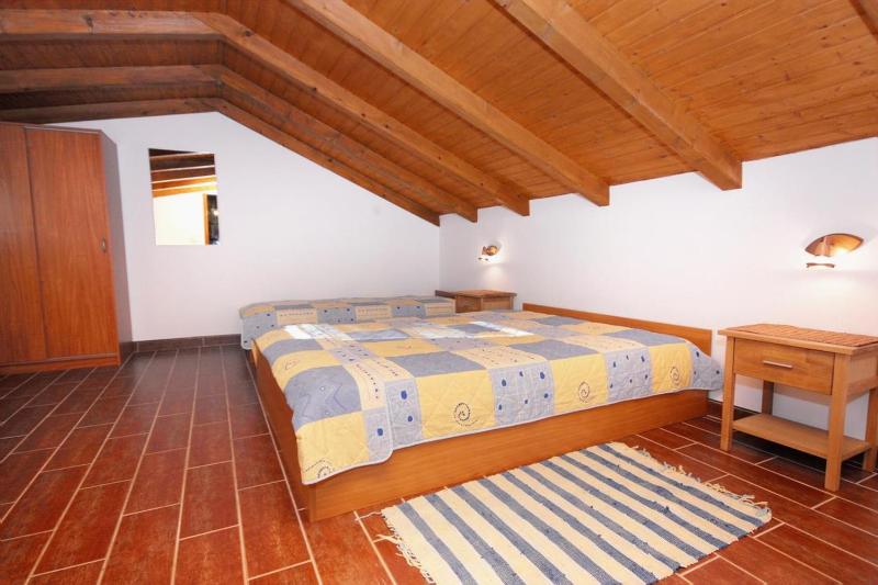 One-Bedroom Apartment with Terrace and Sea View image 3