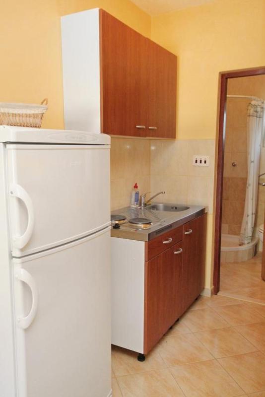 One-Bedroom Apartment with Terrace and Sea View image 2